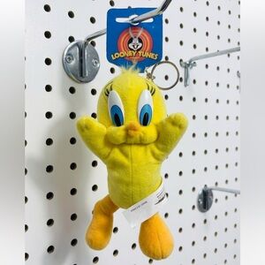 NWT 1997 Warner Bros Looney Tunes Yellow Tweety Bird Keychain 6.5” Plush